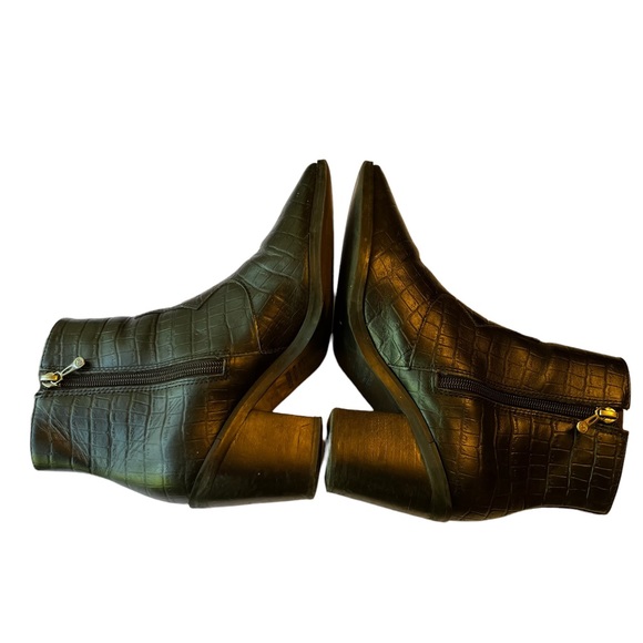 Blondo Que Leather Croc Embossed Pointed Toe Ankle Booties - Picture 3 of 11